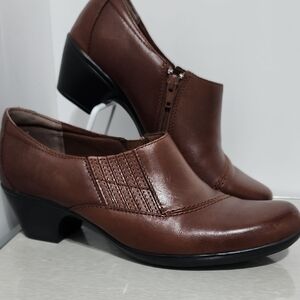 Clarks Brown Leather Heels Classic Design